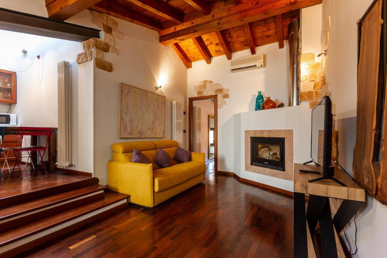 La Terrazza Apartment - Smart Holiday Mantova Kültér fotó